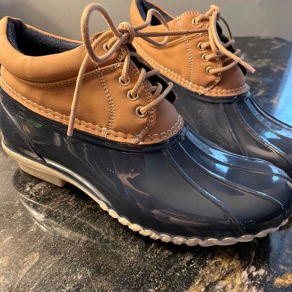 Tommy Hilfiger Cropped Rain Boot - Picture 1 of 6